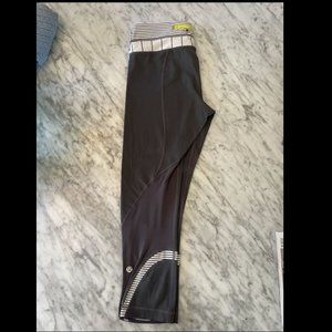 Lululemon Run Inspire Crop II Leggings Grey and White - Size 6